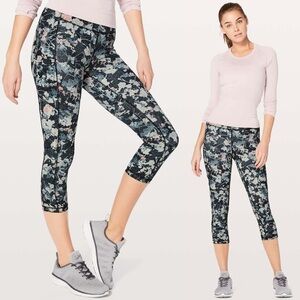 Lululemon Speed Up Crop 21" Leggings in Spring Bloom Multi Sz 4